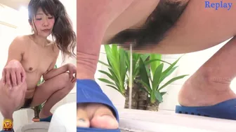 EE-513 04 Sea house toilet voyeur: bikini take off and naked pissing