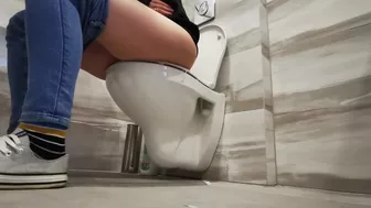 Wall_Mounted_Toilet_6