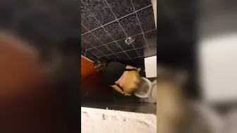 toilet_indoor_0442