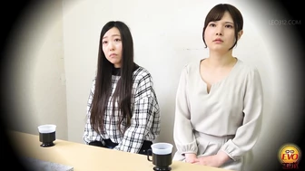 EE-766 02 Beautiful models leaked pee during group drawing in painting class.