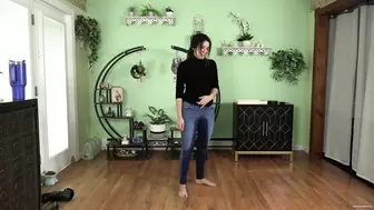 Jasmine - I Can Only Think About Peeing
