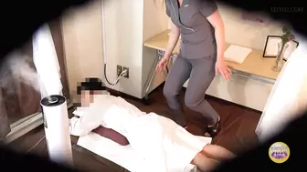 SL-632 06 New female beautician can’t hold it in any longer and pees herself.