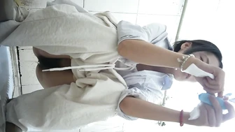 Classic Foreground Toilet Shoot "Beauty Hairless" 20V
