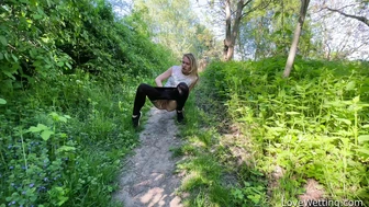 Claudia - Pissing Scene