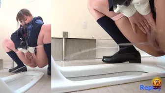 EE-366 01 Public toilet peeping - beautiful urinary axis of a school girl with tremendous momentum