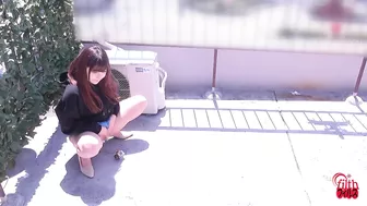 FF-428 05 Outdoor, dynamic pissing of amateur girls